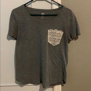 Grey shirt with lace pocket